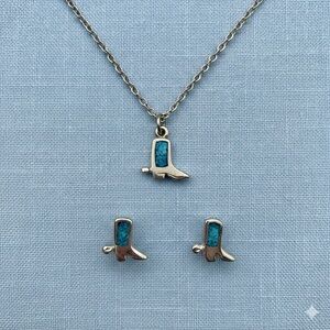 Vintage Crushed Turquoise Chip Inlay
Cowboy Boot Pendant Necklace and Earrings